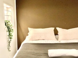 City Studio Suite | Individually decorated, individually furnished, desk, laptop workspace