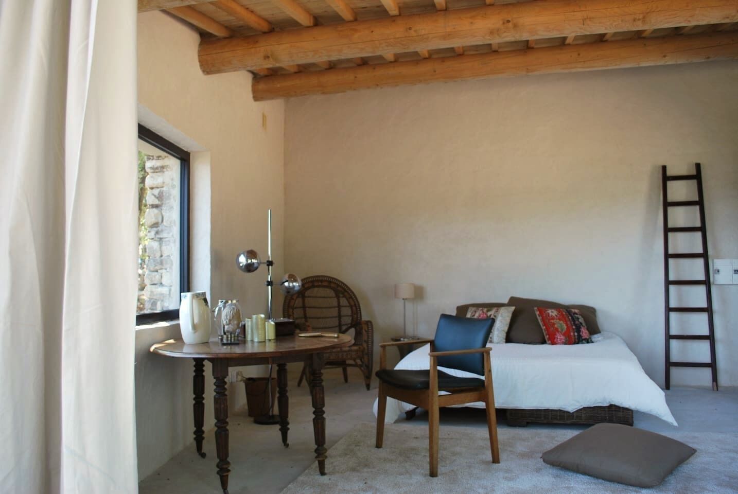 3 slaapkamers, een strijkplank/strijkijzer, gratis wifi, beddengoed