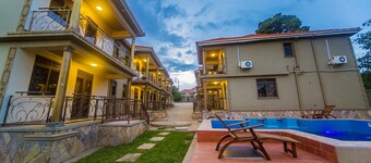 VICTORIA BREEZE APARTMENTS, JINJA
