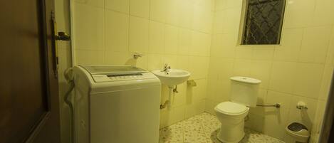 Håndklær, såpe og toalettpapir