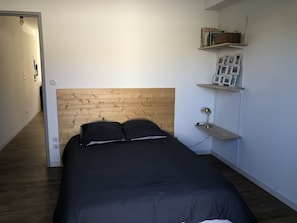 2 Schlafzimmer, Bügeleisen/Bügelbrett, Bettwäsche