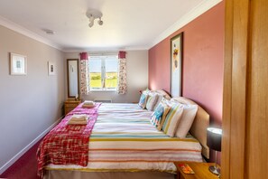 1 Schlafzimmer, BĂŒgeleisen/BĂŒgelbrett, Internetzugang, BettwĂ€sche