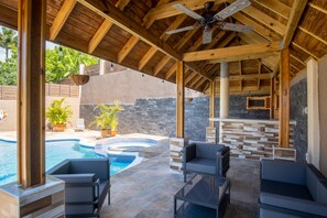 حمّام سباحة خارجي