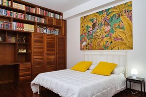 3 bedrooms, in-room safe, desk, iron/ironing board - APARTMENT WITH TERRACE 2 KM FROM THE SEA 12 KM AIRPORT (Cinisi)