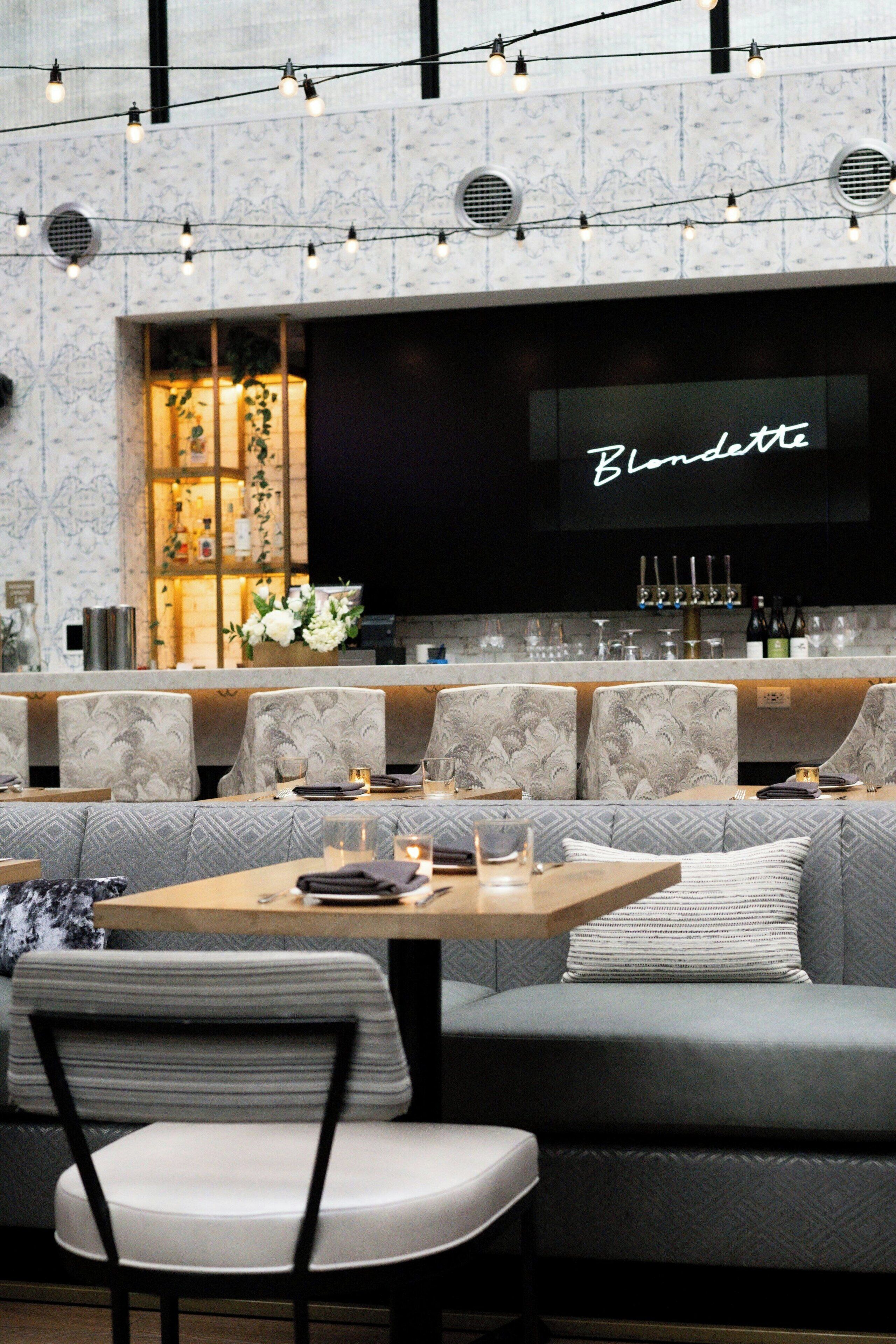 2 restaurants, breakfast, dinner, brunch served; American cuisine