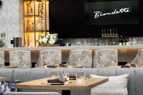 2 Restaurants, Frühstück, Abendessen, Brunch, amerikanische Küche