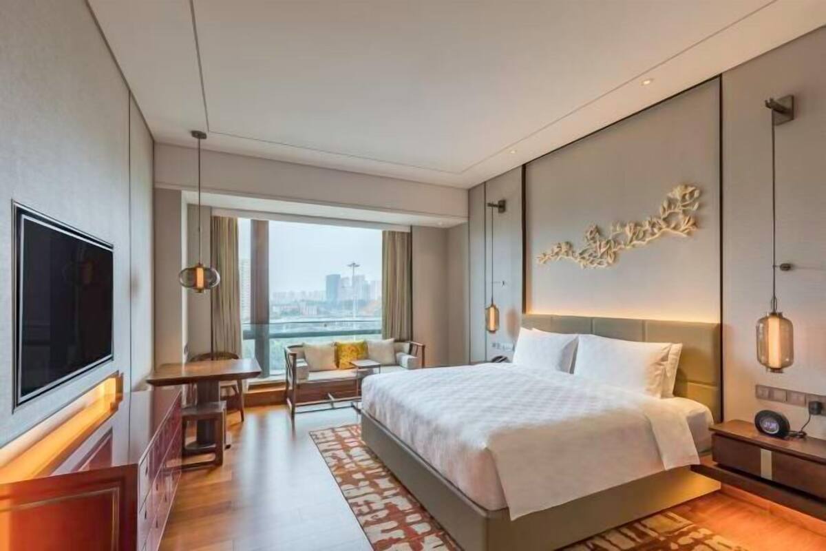 1 Schlafzimmer, hochwertige Bettwaren, Daunenbettdecken