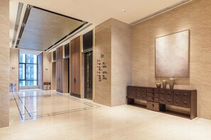 Interior - HUALUXE Beijing Xinan by IHG (Beijing)