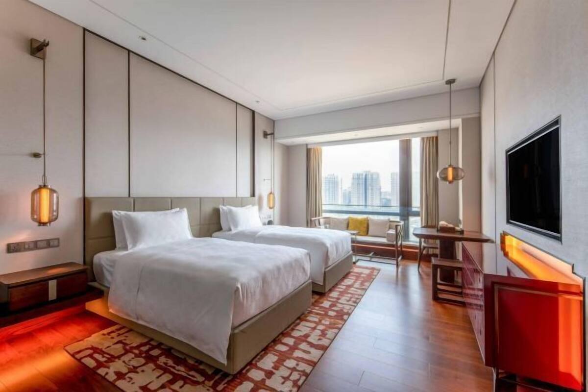 1 Schlafzimmer, hochwertige Bettwaren, Daunenbettdecken
