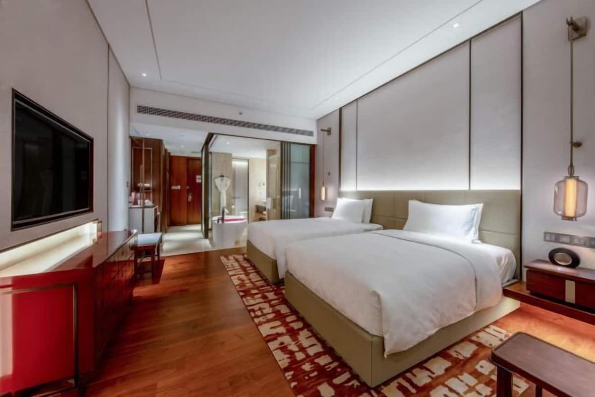 1 Schlafzimmer, hochwertige Bettwaren, Daunenbettdecken