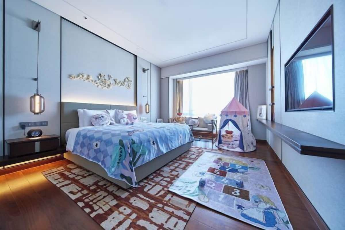 1 Schlafzimmer, hochwertige Bettwaren, Daunenbettdecken