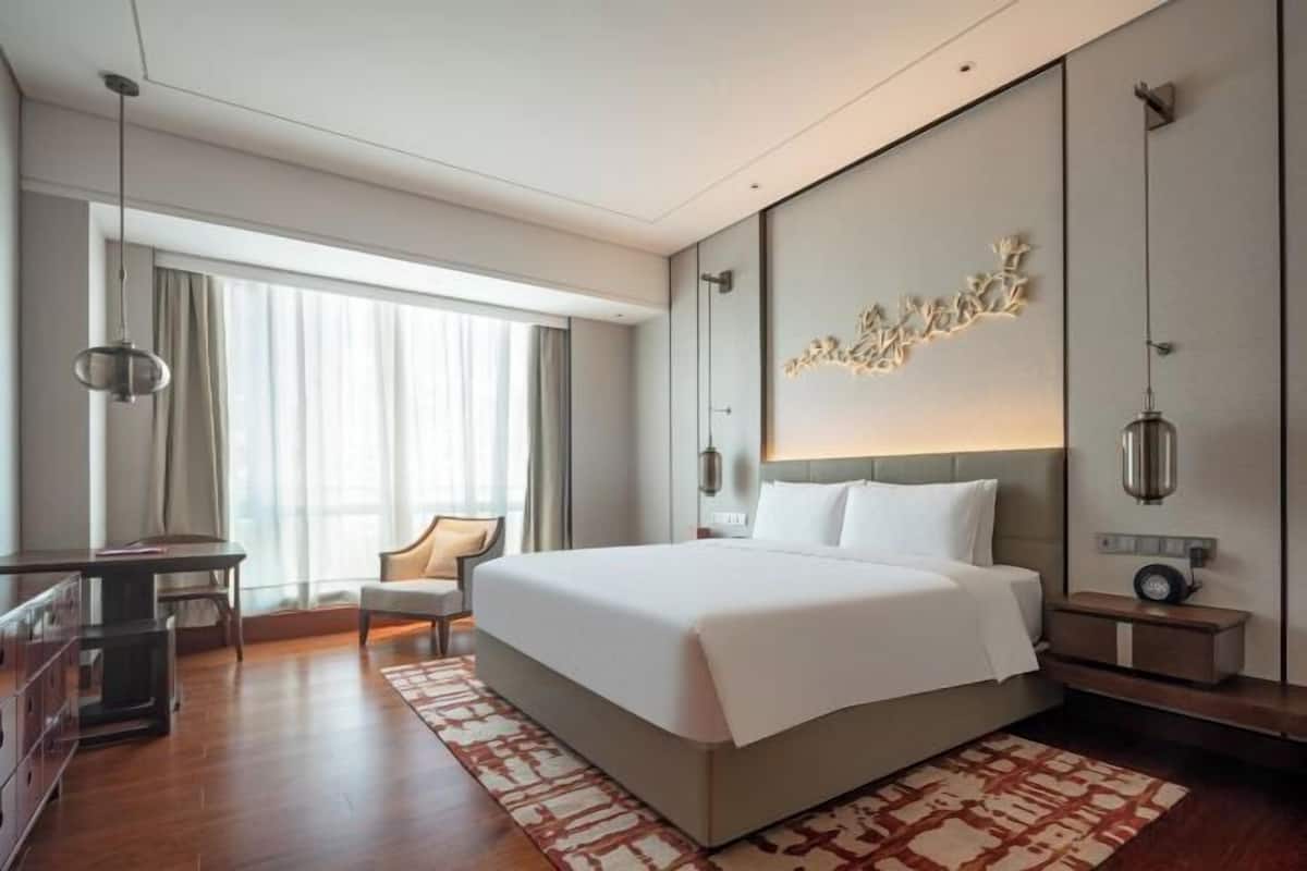 1 Schlafzimmer, hochwertige Bettwaren, Daunenbettdecken