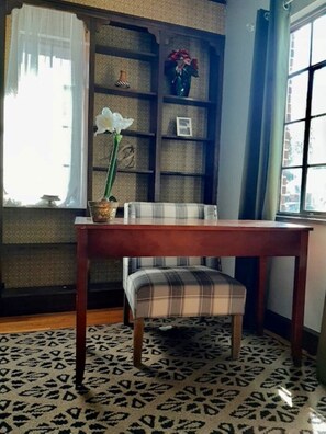 Interior - Luxurious Gem, Cozy home in prime location  (Highland Park)