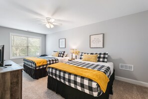 3 bedrooms, desk, iron/ironing board, free WiFi