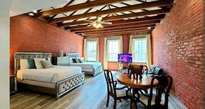 Downtown New Orleans Penthouse - 2 Min Walk to French Quarter - 4A