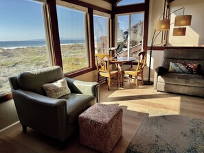 Smart TV, fireplace, DVD player, ping pong - Blue Diamond@Monterey Dunes OCEANFRONT 3bed/3bath-sleeps 7 
Monterey/Santa Cruz (Moss Landing)