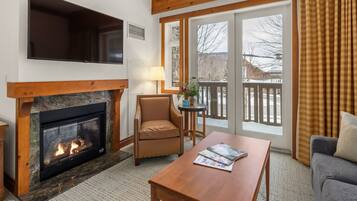 Televisie en een open haard