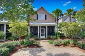 Exterior - 6-SEATER GOLF CART INCLUDED! This charming Cottage is located steps to the pool. (Miramar Beach)