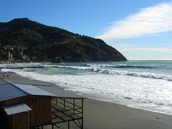 Beach - Sant'antonino Apartments - Maestrale (levanto)