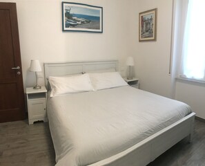 2 bedrooms, iron/ironing board, travel cot, free WiFi - Sant'antonino Apartments - Maestrale (levanto)
