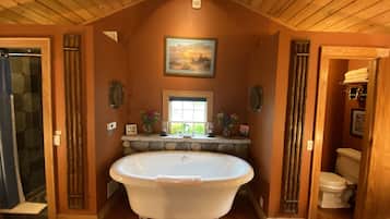 Great Lakes | Bathroom | Separate bathtub and shower, jetted bath, free toiletries, hair dryer