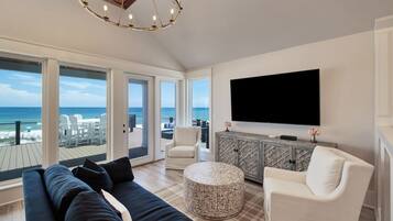 Smart-tv och eldstad