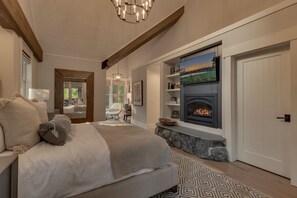 5 bedrooms, iron/ironing board, free WiFi, bed sheets