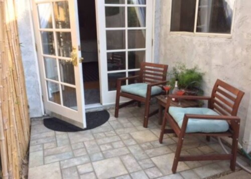 Mar Vista Suite of Private Entry,Patio & Spa Bath