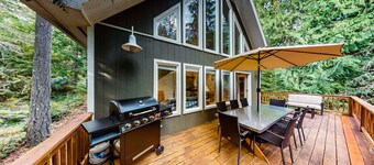 Rural, dog-friendly home with loft, deck, firepit, private grill, and game room