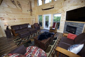 Télévision, cheminée, jeux vidéo, baby-foot