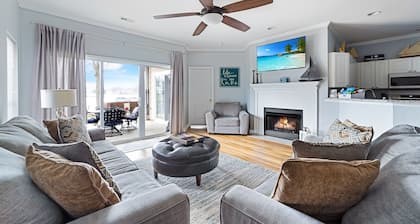 Lake Norman Waterfront Condo Retreat - Dog Friendly Cornelius Vacation Rental