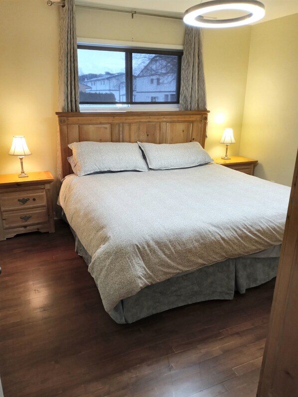 3 bedrooms, iron/ironing board, free WiFi, bed sheets