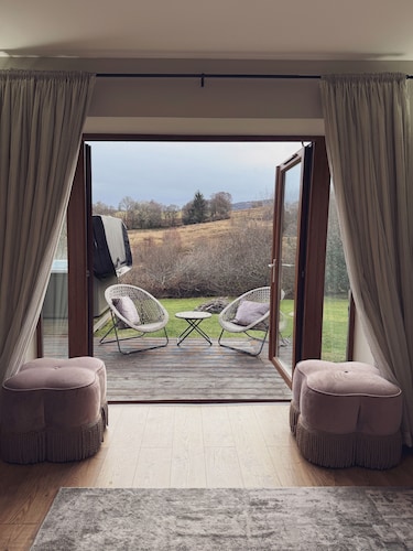 Lovely 7 bedroom home with hot tub and large garden  near Oban