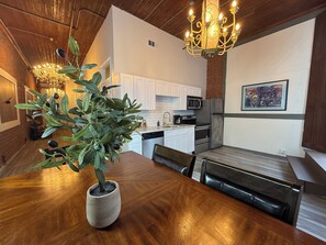 Fridge, microwave, oven, stovetop - Downtown New Orleans Balcony Suite 2 Minute Walk to French Quarter 2B (New Orleans)