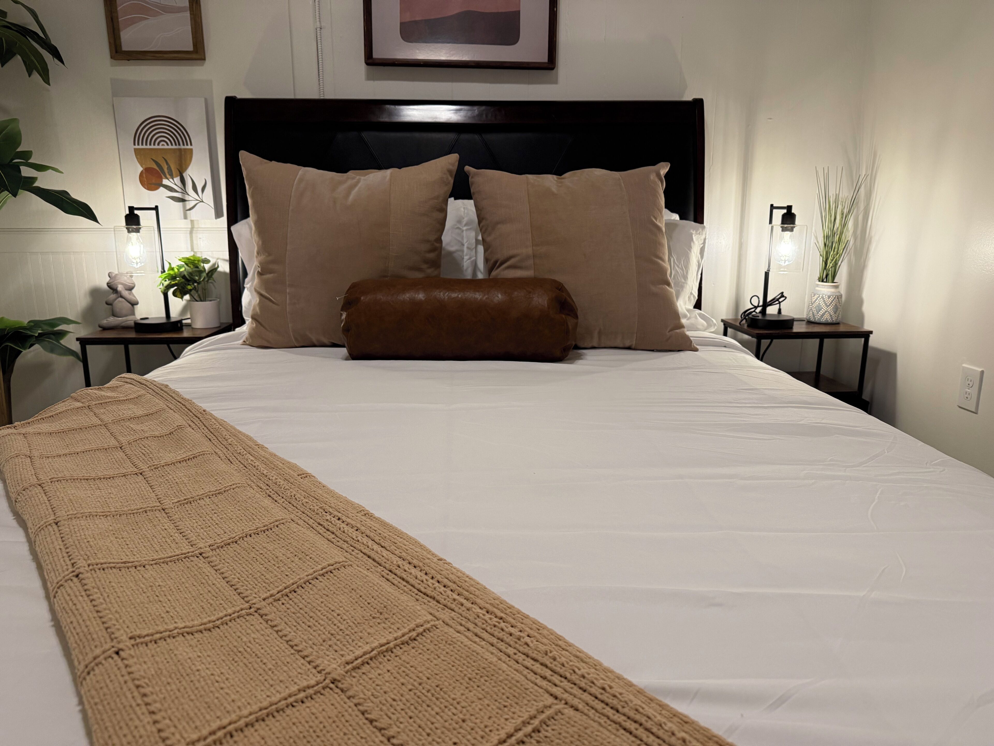 2 bedrooms, iron/ironing board, travel crib, free WiFi