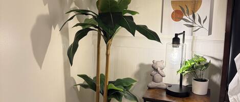 Fer et planche à repasser, lit parapluie, Wi-Fi gratuit, draps fournis