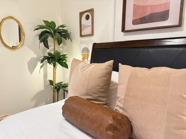 2 bedrooms, iron/ironing board, travel crib, free WiFi