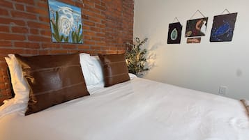 3 chambres, fer et planche à repasser, lit parapluie, Wi-Fi gratuit