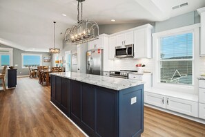 Oven, dishwasher, coffee/tea maker, highchair