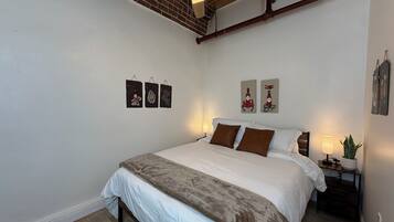 3 bedrooms, iron/ironing board, travel cot, free WiFi