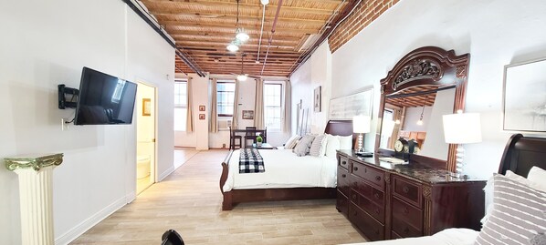 3 bedrooms, iron/ironing board, travel cot, free WiFi