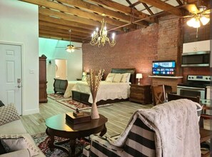 Iron/ironing board, travel cot, free WiFi, bed sheets