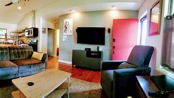 Smart TV, bocina smart, estéreo y oficina