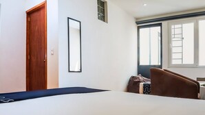 디럭스 스위트, 더블침대 2개, 전용 욕실 | 책상, 무료 WiFi, 침대 시트