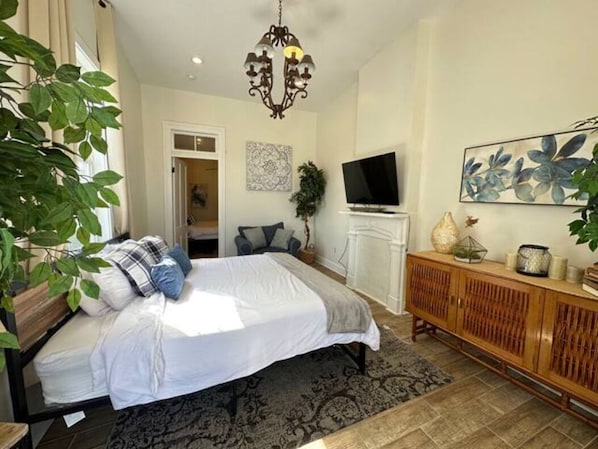 3 bedrooms, iron/ironing board, travel crib, free WiFi