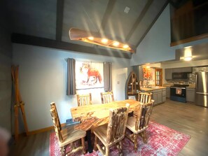 Dining - RED FOX - NEW Listing Alpine Lake Resort (Terra Alta)