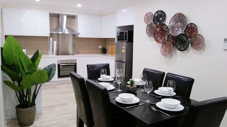 Dining. Renovated House Near Singleton CBD Hunter Valley