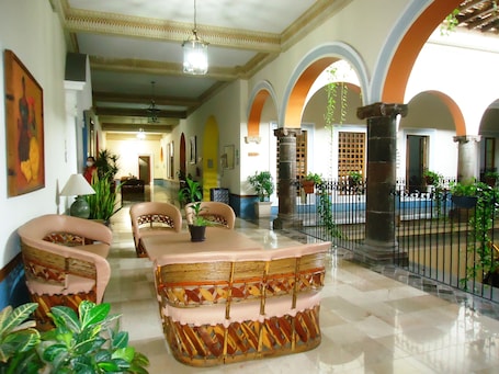 Pasillo. Concierge Plaza Colima