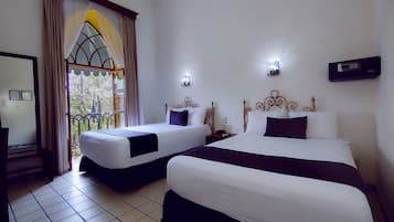 Grand Studio Suite | In-room safe, desk, laptop workspace, iron/ironing board