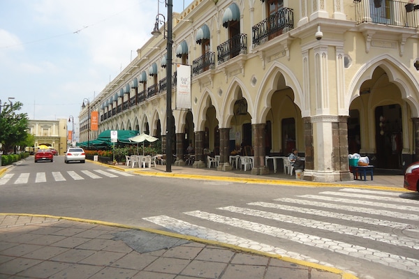 Vista frontal de la propiedad